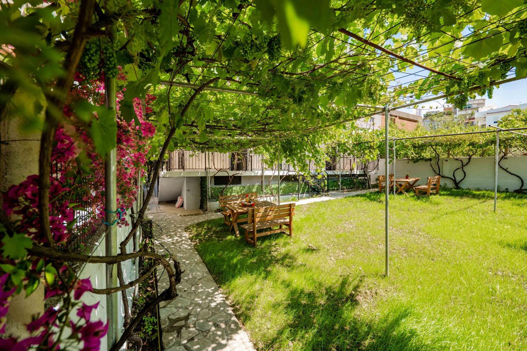 Kalpazo Kaja Vila Garden Golem  Exterior photo
